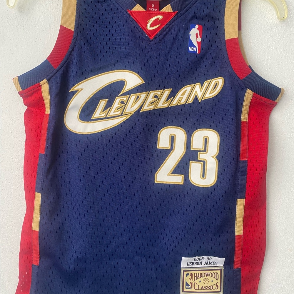 LeBron James Mitchell & Ness Hardwood Classics Cavaliers Jersey Size Youth Small